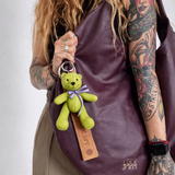 Charm Bag Cuero Oso Verde