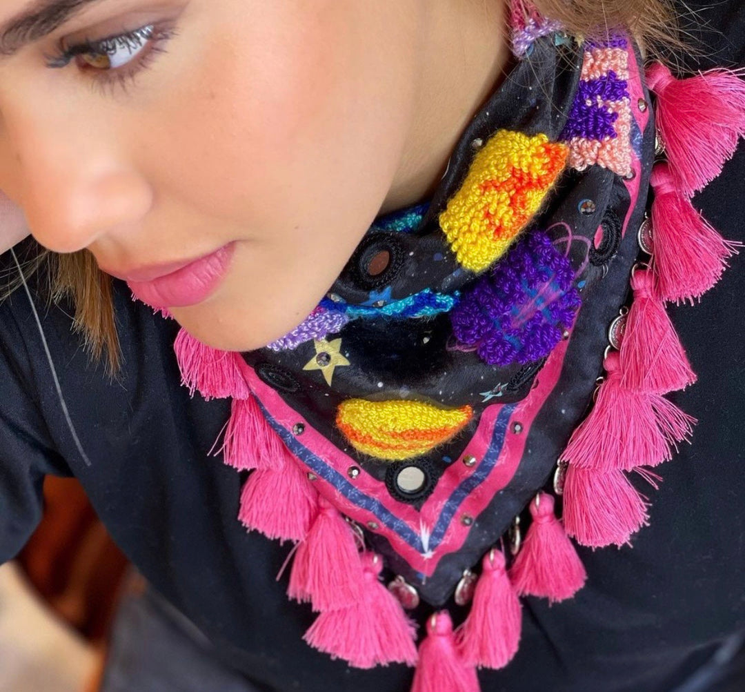 Universo Scarf